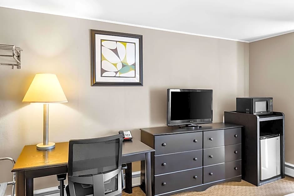 Rodeway Inn Gorham Riverside