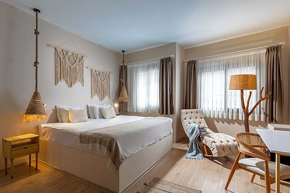 Gran Via Alsancak ( Boutique Hotel )