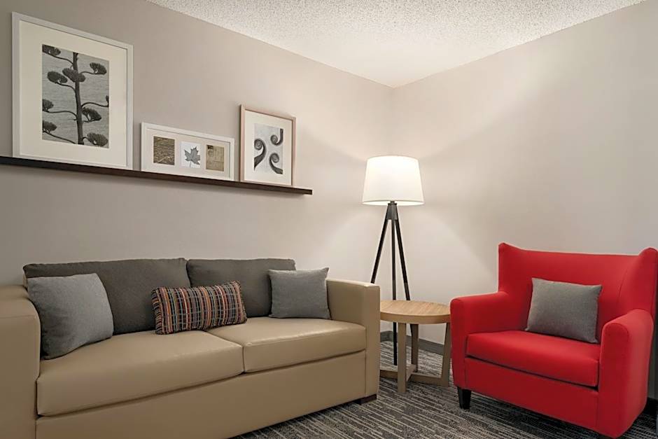 Country Inn & Suites by Radisson, Detroit Lakes, MN