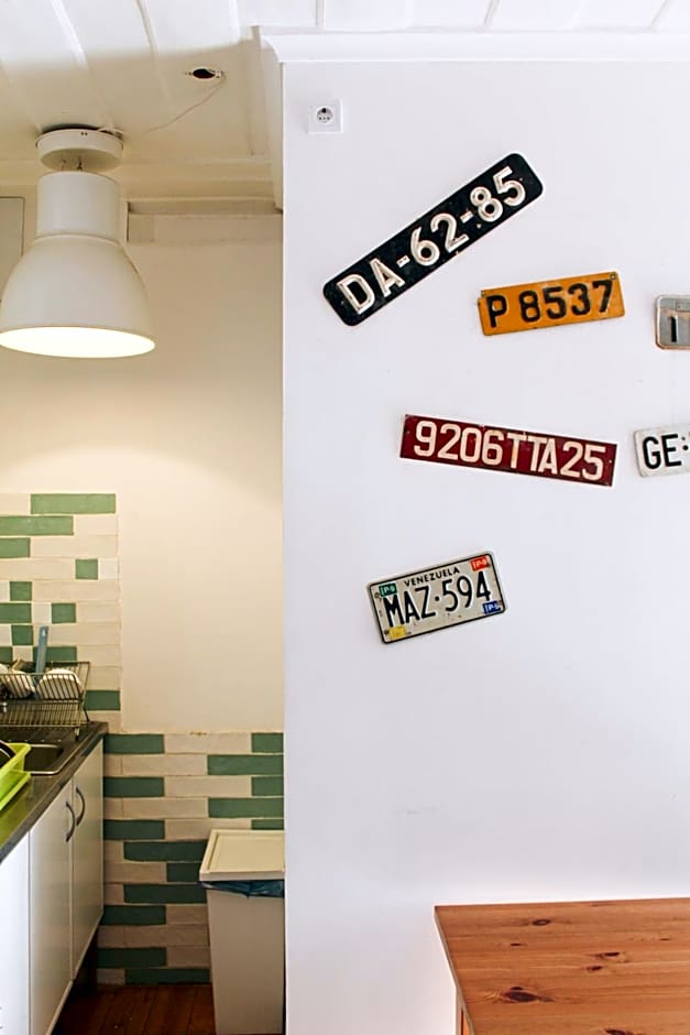 Alface Hall Hostel & Bar