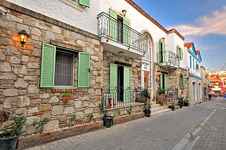 Brothers Cesme Boutique Hotel