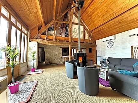 Gîte La Belle Aventure avec piscine et jacuzzi