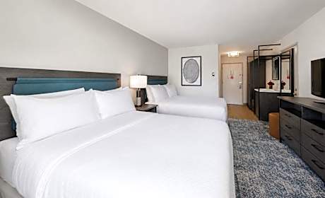 Queen Room with Two Queen Beds and Roll-In Shower - Mobility and Hearing Access