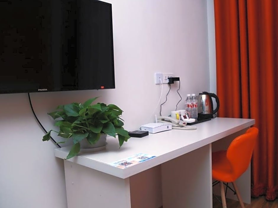 Shell Chengde Longhua County Xingzhou Road Hotel