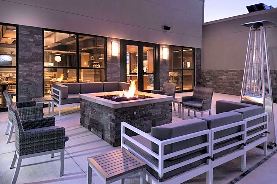 DoubleTree By Hilton Lafayette East