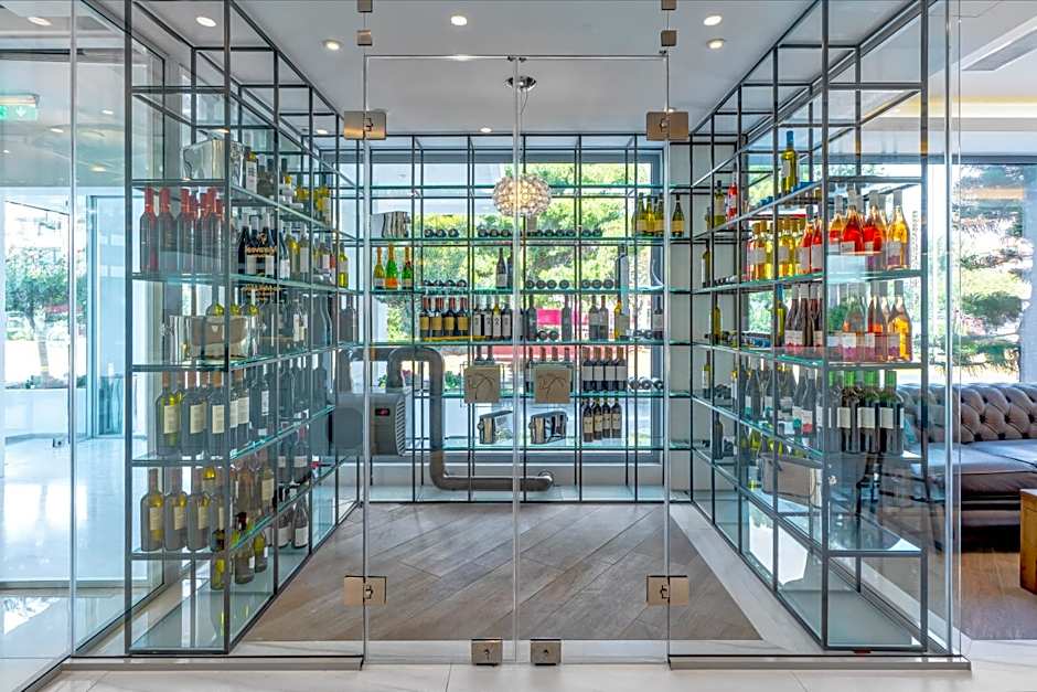 Glyfada Riviera Hotel