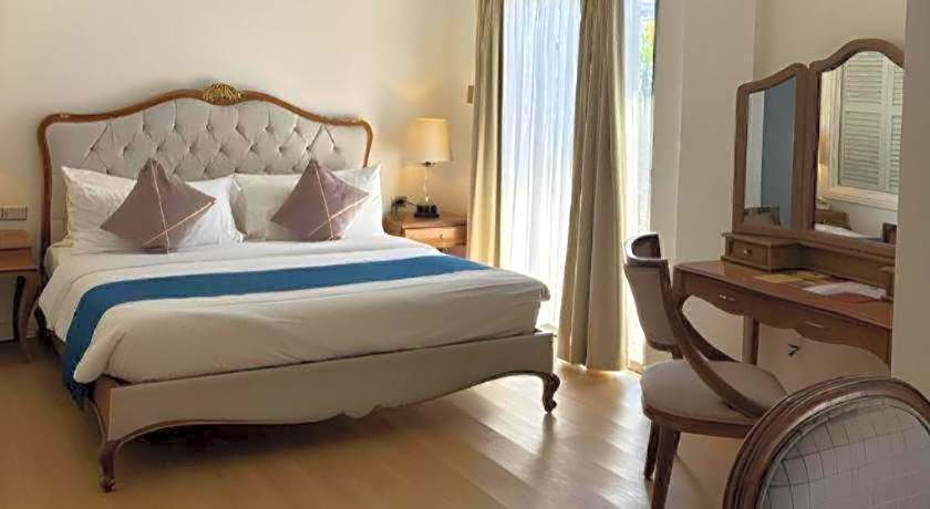 Queen Margarette Hotel