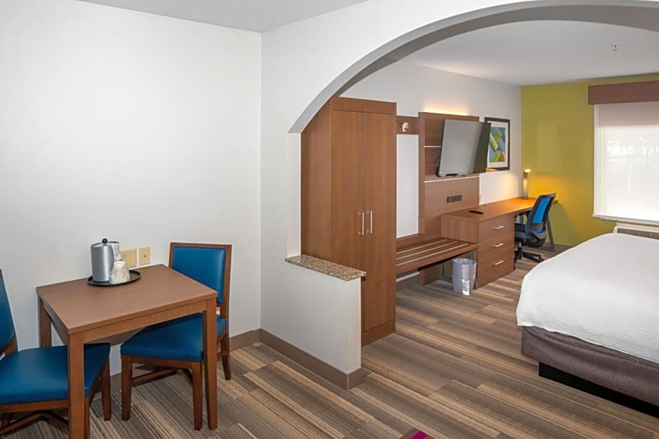 Holiday Inn Express and Suites - Stroudsburg