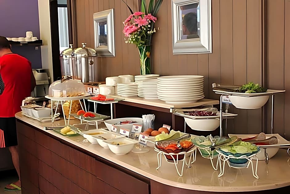 Sawasdee Hotel @ Sukhumvit Soi 8