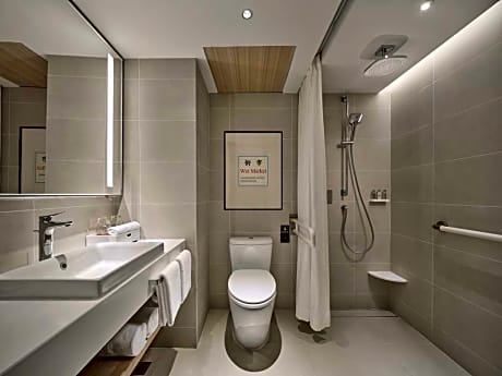 King Accessible Room