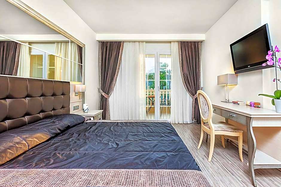 Elinotel Apolamare Hotel