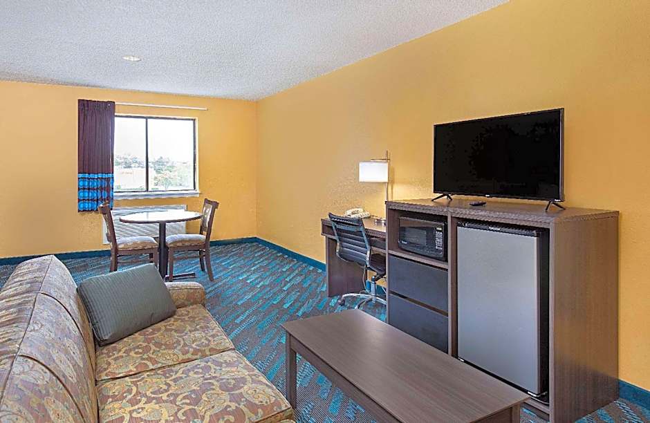 Super 8 by Wyndham Somerset