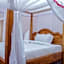 Mzunguu Safari Lodge