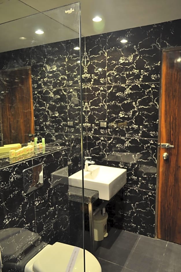 Hotel 5 Flowers Ananta Elite, Kota