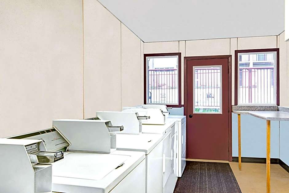 Days Inn by Wyndham Washington