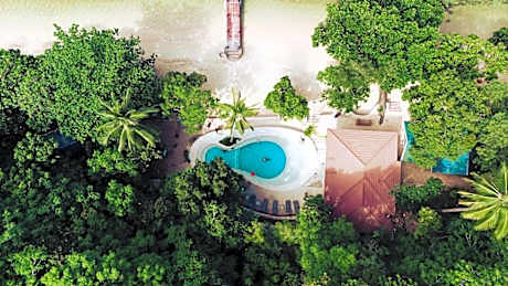 Alam Indah Busuanga Beach Villas