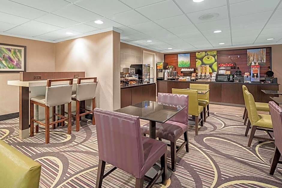 La Quinta Inn & Suites by Wyndham Baton Rouge Siegen Lane