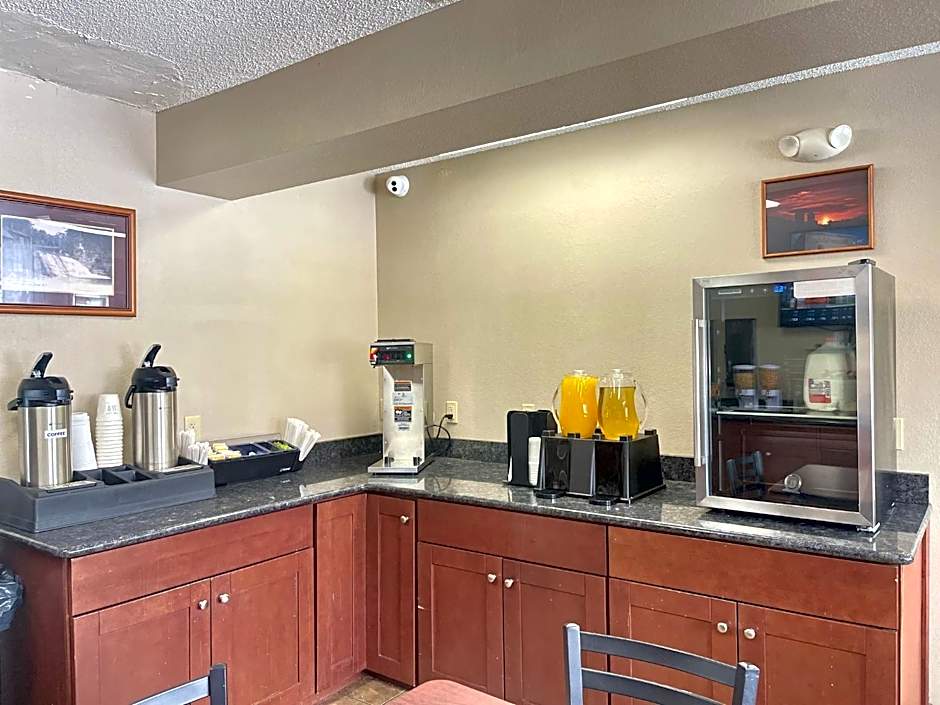 Super 8 by Wyndham Ithaca