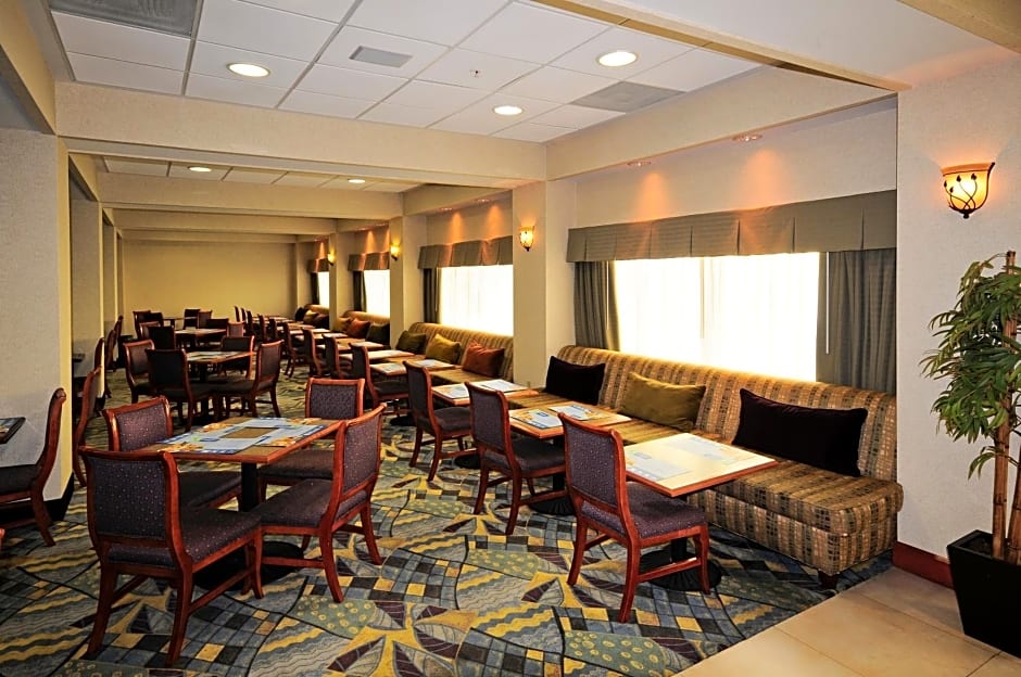 Holiday Inn Express & Suites Toluca Zona Aeropuerto By IHG