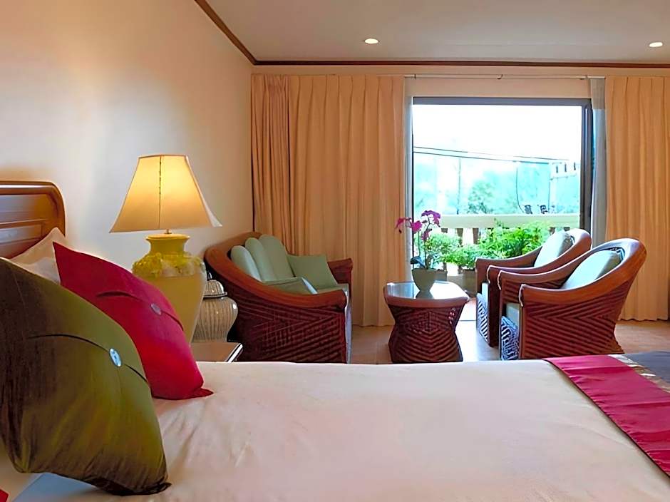 Surin Bay Inn (East Sun Properties Co., Ltd.)