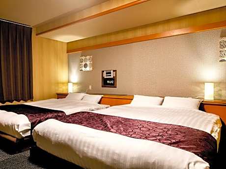 Twin Room with Private Bathroom