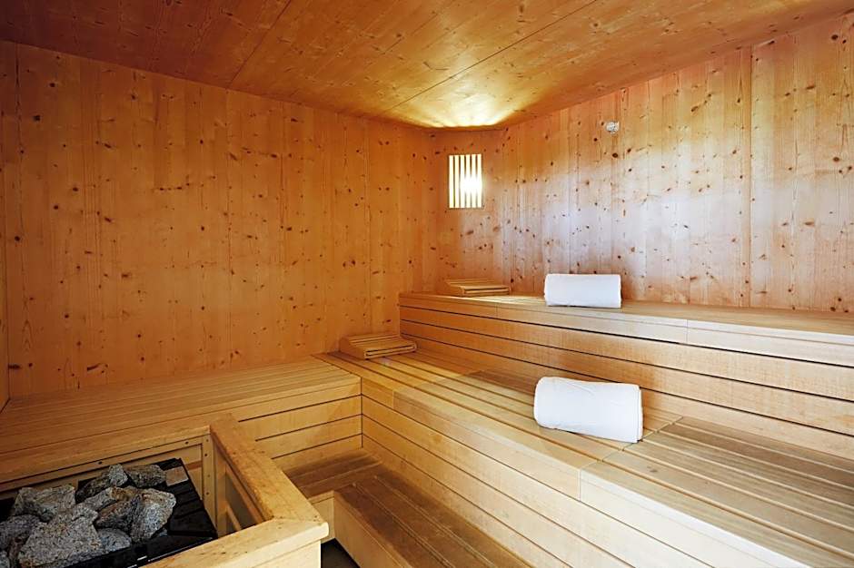 Grupotel Macarella Suites & Spa