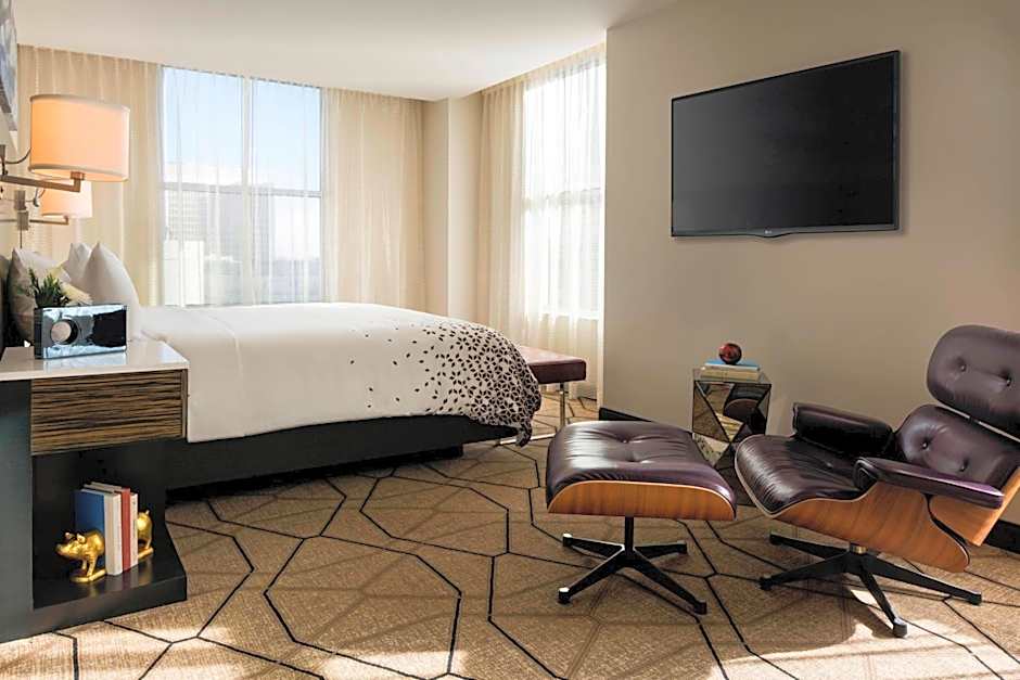 Renaissance by Marriott Denver Downtown City Center Hotel