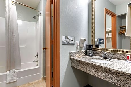 2 Queen Beds Non-Smoking