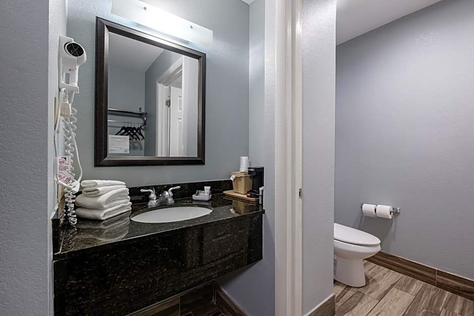 Baymont by Wyndham Louisville Airport South