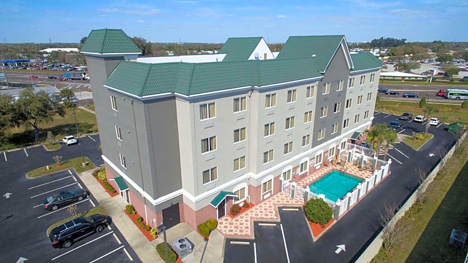 Country Inn & Suites by Radisson, St. Petersburg - Clearwater, FL