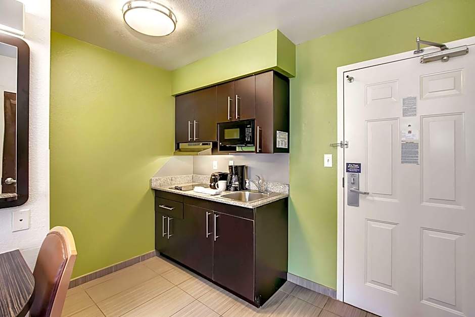 Studio 6-East Brunswick, NJ - NYC Area