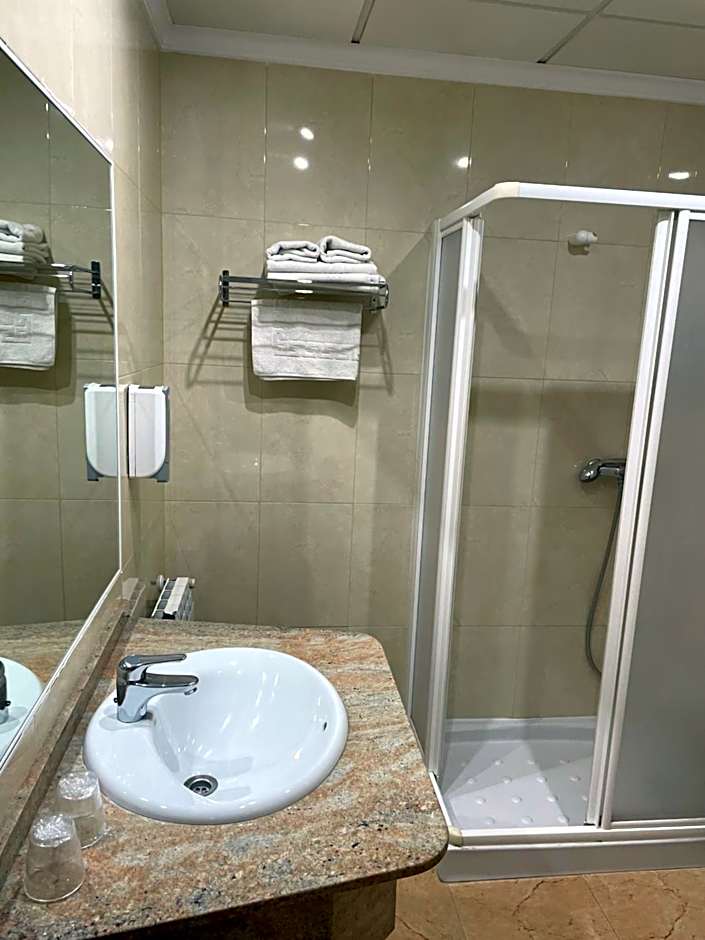 HOTEL MORENO
