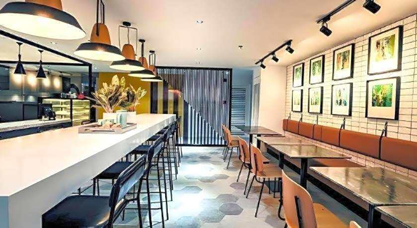 Avior Hotel