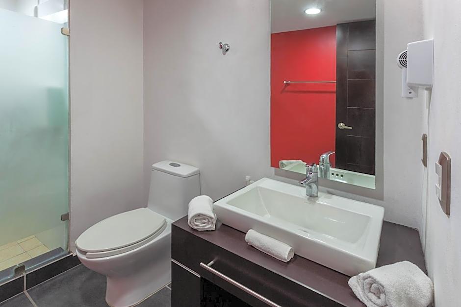 Ramada by Wyndham Acapulco Hotel & Suites