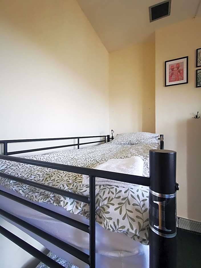 Botanic Avenue Hostel less than a mile from the City Centre