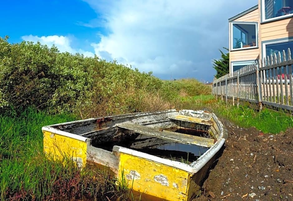 Captain's Inn At Moss Landing