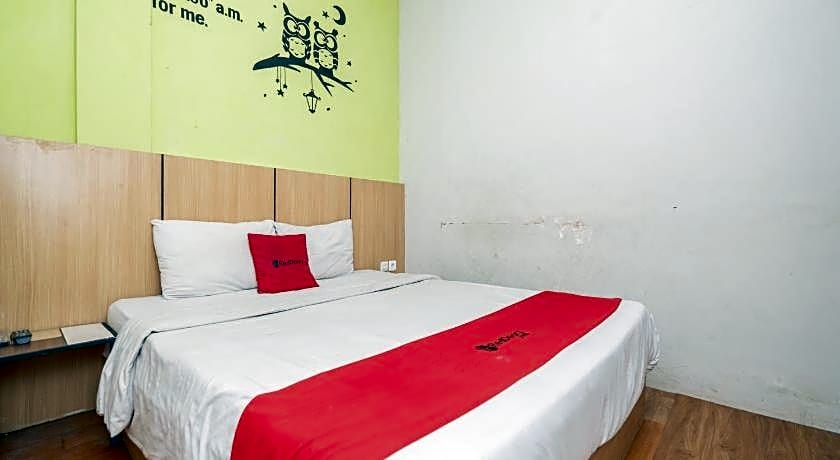 RedDoorz @ Darmo Surabaya