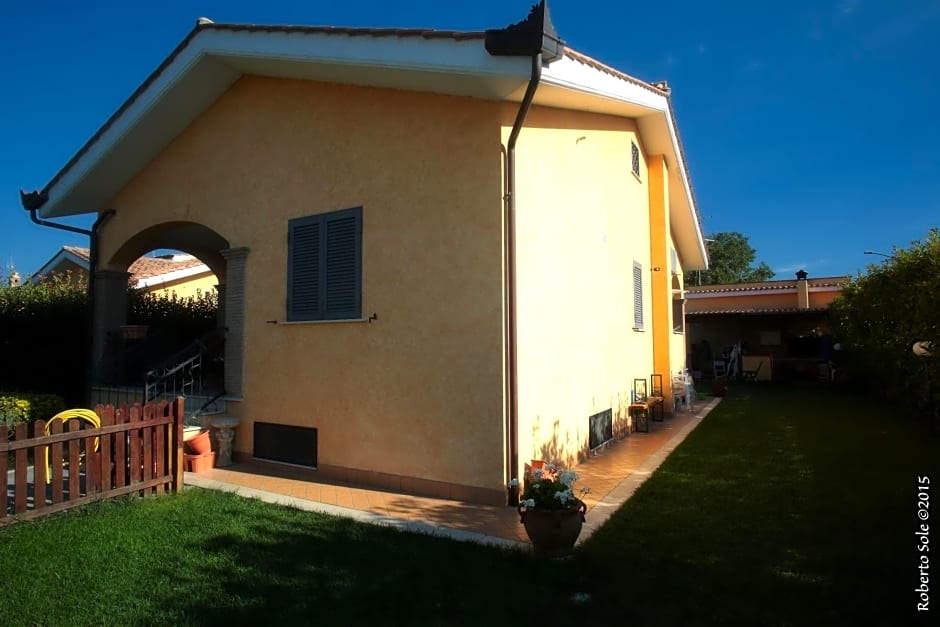 Il Bacio e La Nocciola