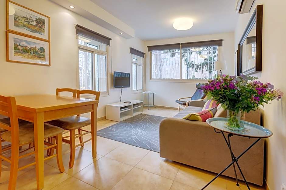 Colony Suites- Hananya St.