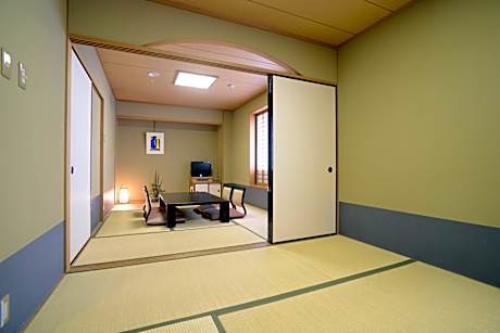 Superior Japanese-Style Room
