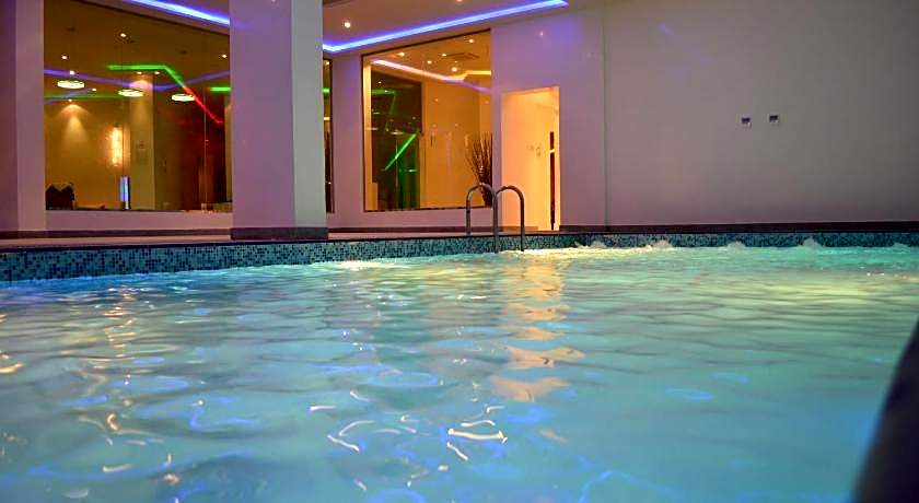 Golden Tulip Hail Hotel