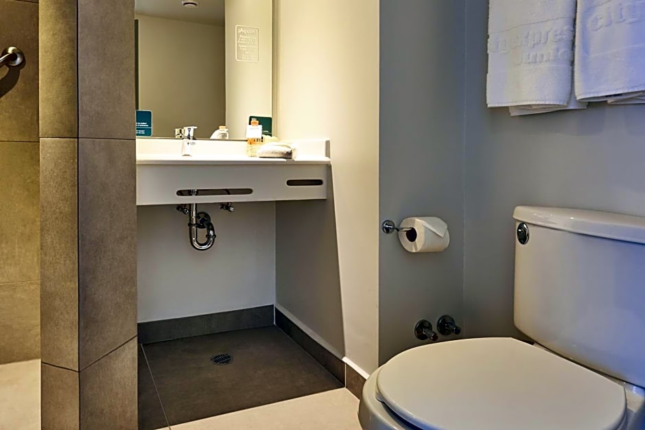 City Express Junior by Marriott Toluca Zona Industrial