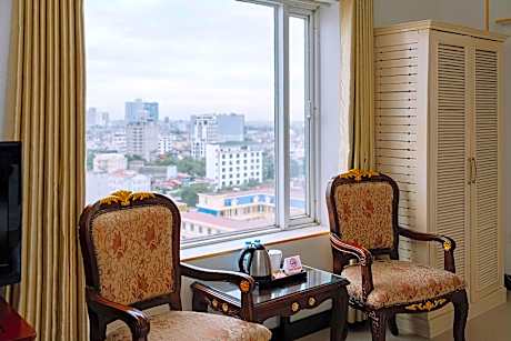 Classic Hoang Long Hotel