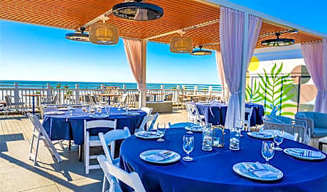 2 Queen Mobility/Hearing Accessible W/Bathtub