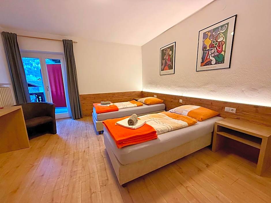 Photo 1 of 10 of Double Room