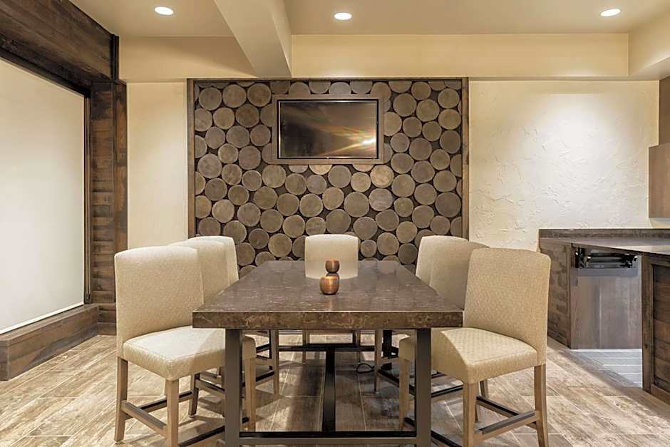 Embassy Suites By Hilton Hotel Tulsa-I-44