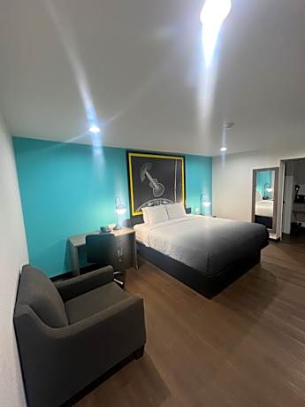 King Room - Non-Smoking