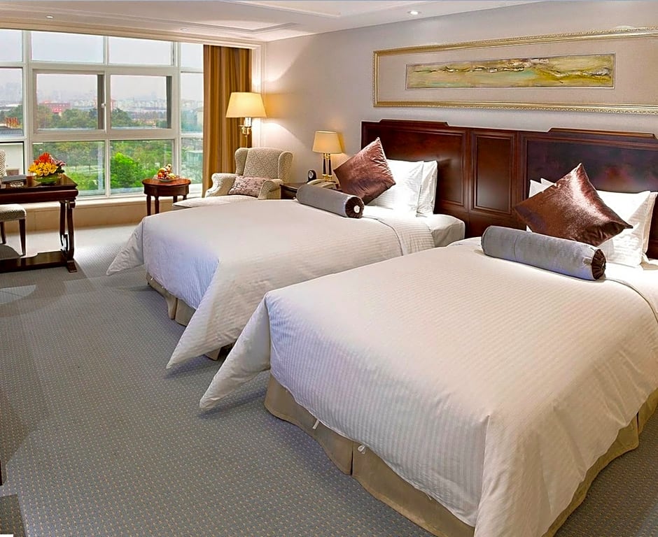 Days Hotel & Suites Fudu