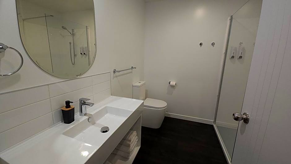 Alps Motel & Apartments