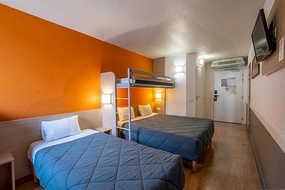 Première Classe Roissy - Aéroport CDG - Le Mesnil-Amelot